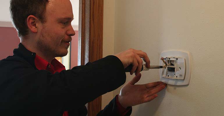 Be in control and trust our expert digital thermostat repair and installation services